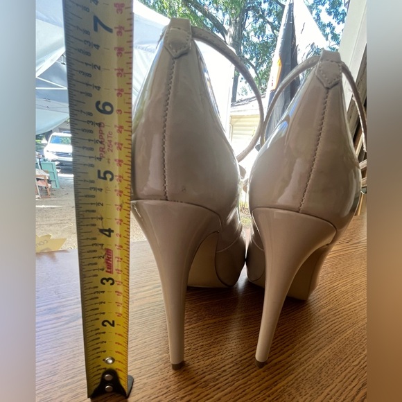 Guess Leather T Strapped and Ankle Strapped Heel, Size 8, EUC - Picture 8 of 12